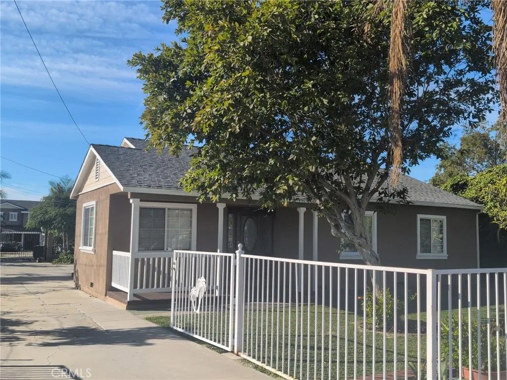 Photo of 10915 Carmenita Rd, Whittier, CA 90605 (MLS # MB26009407)