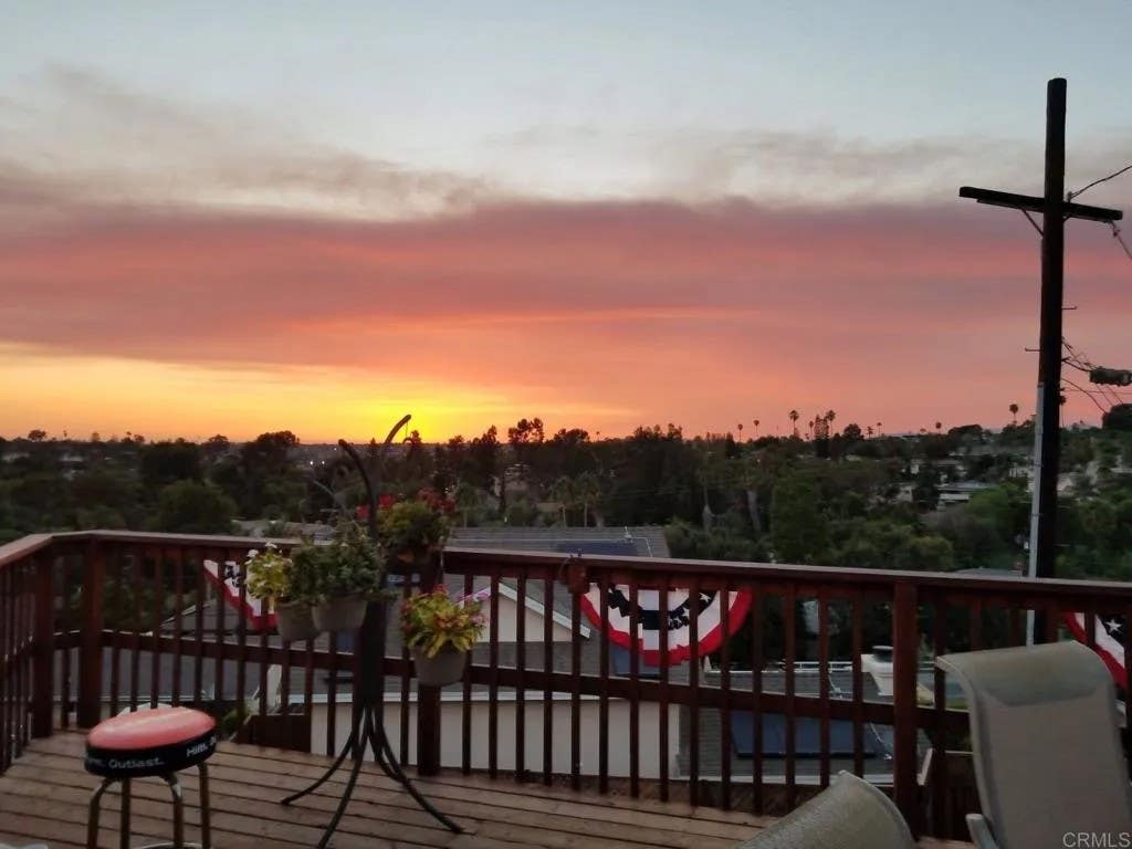 Photo of 512 Beaumont Dr, Vista, CA 92084 (MLS # NDP2603980)