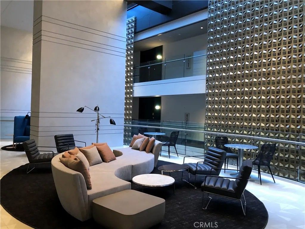 Photo of 400 S Broadway #802, Los Angeles, CA 90013 (MLS # WS25278088)