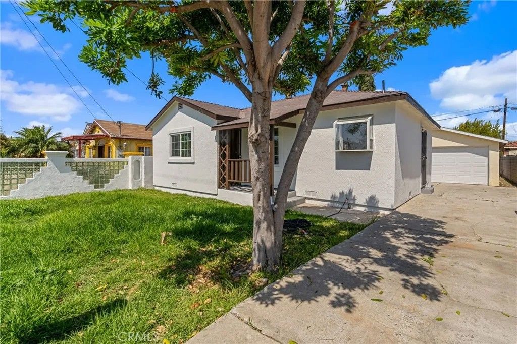 Photo of 2521 W Stanford Street, Santa Ana, CA 92704 (MLS # IV26070559)