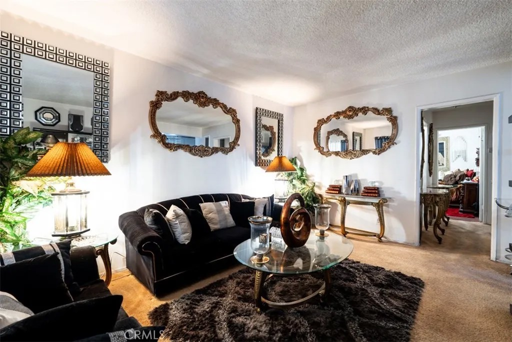 1683 S Longwood
