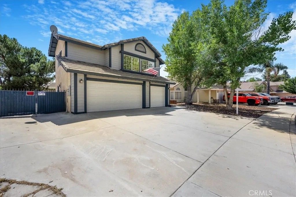 Photo of 881 Sussex Rd, San Jacinto, CA 92583 (MLS # SW25169302)