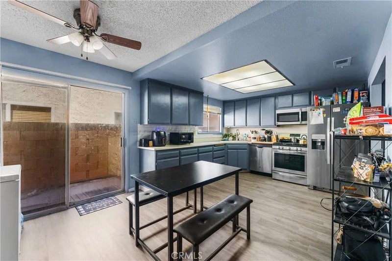 1152 E Avenue J12