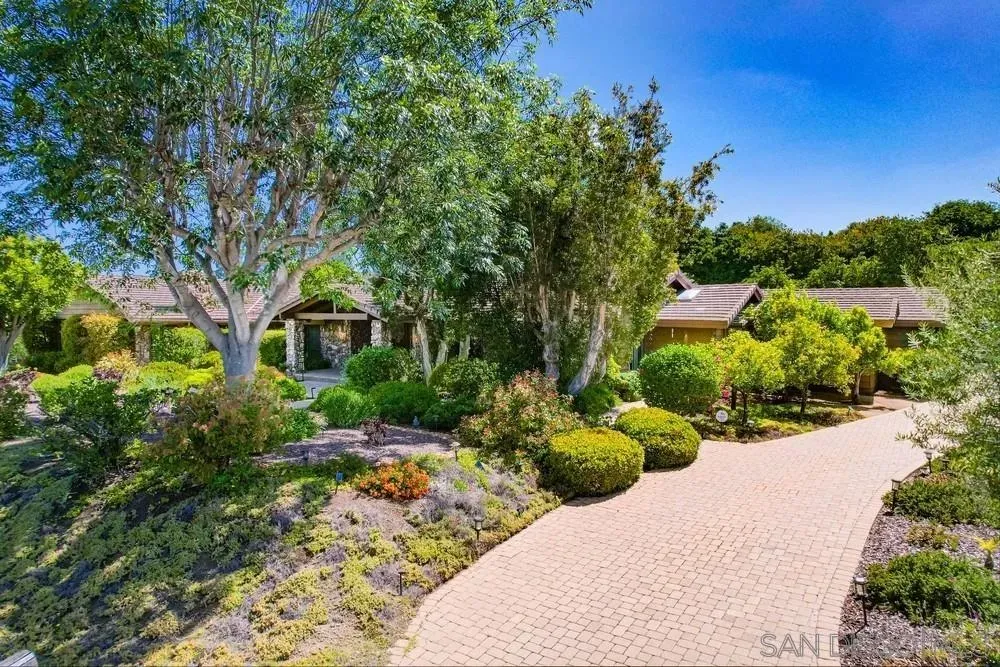 Poway, California 92064, United States, 5 Bedrooms Bedrooms, ,5 BathroomsBathrooms,Residential,Active,134200