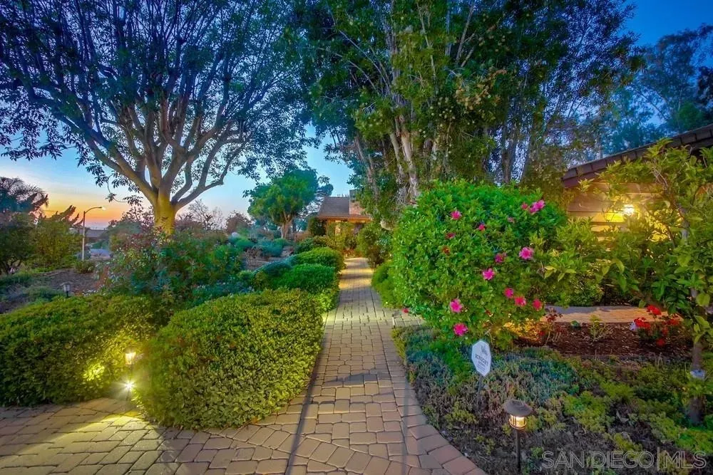 Poway, California 92064, United States, 5 Bedrooms Bedrooms, ,5 BathroomsBathrooms,Residential,Active,134200