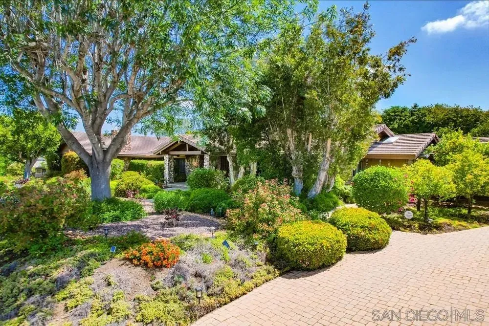 Poway, California 92064, United States, 5 Bedrooms Bedrooms, ,5 BathroomsBathrooms,Residential,Active,134200