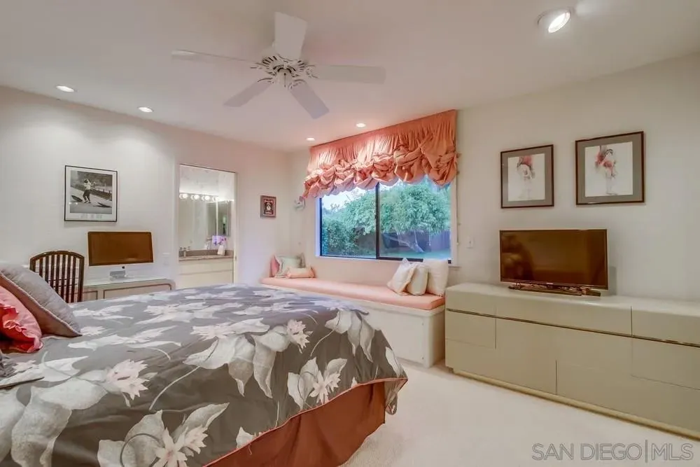 Poway, California 92064, United States, 5 Bedrooms Bedrooms, ,5 BathroomsBathrooms,Residential,Active,134200