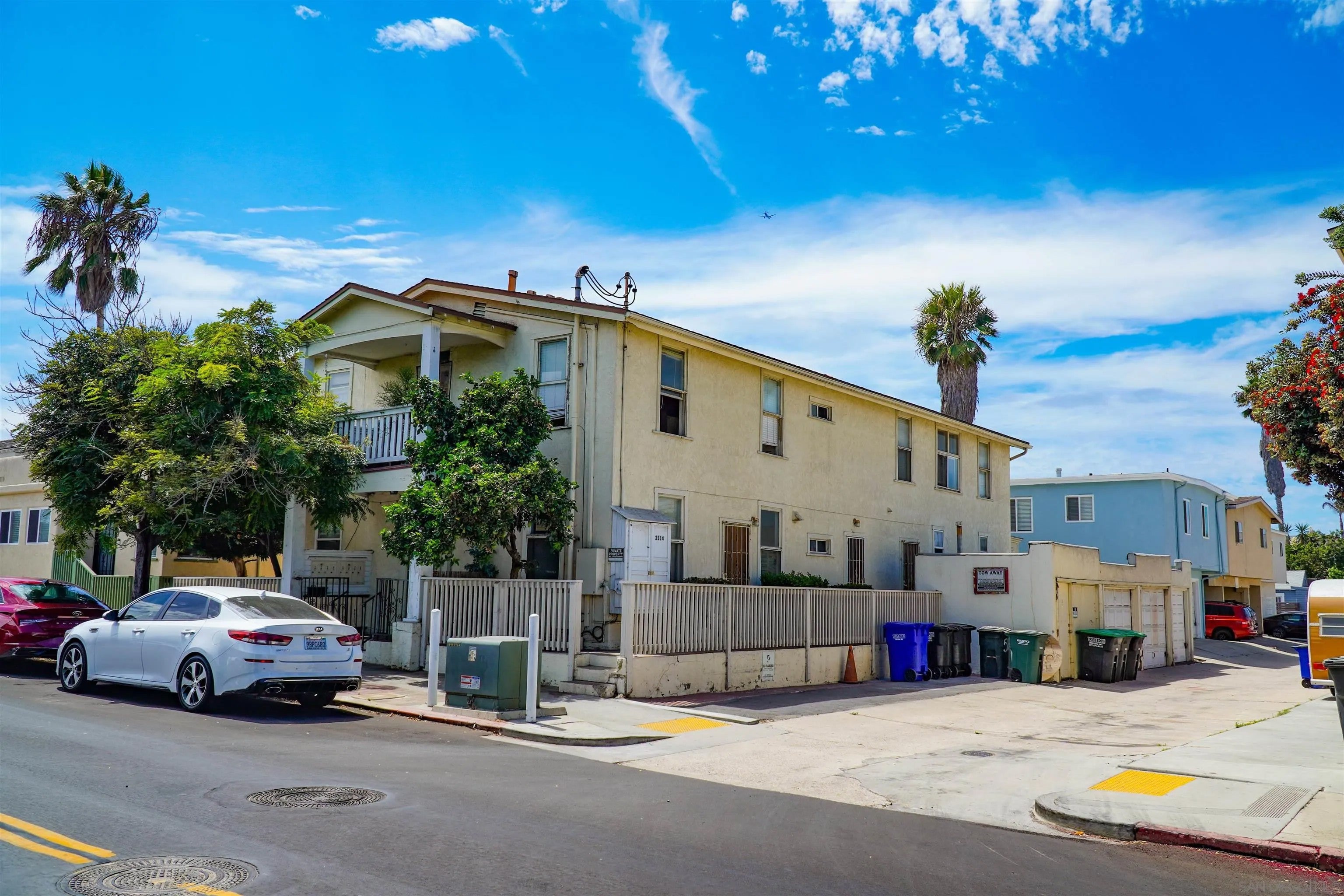 2114 Abbott St.
