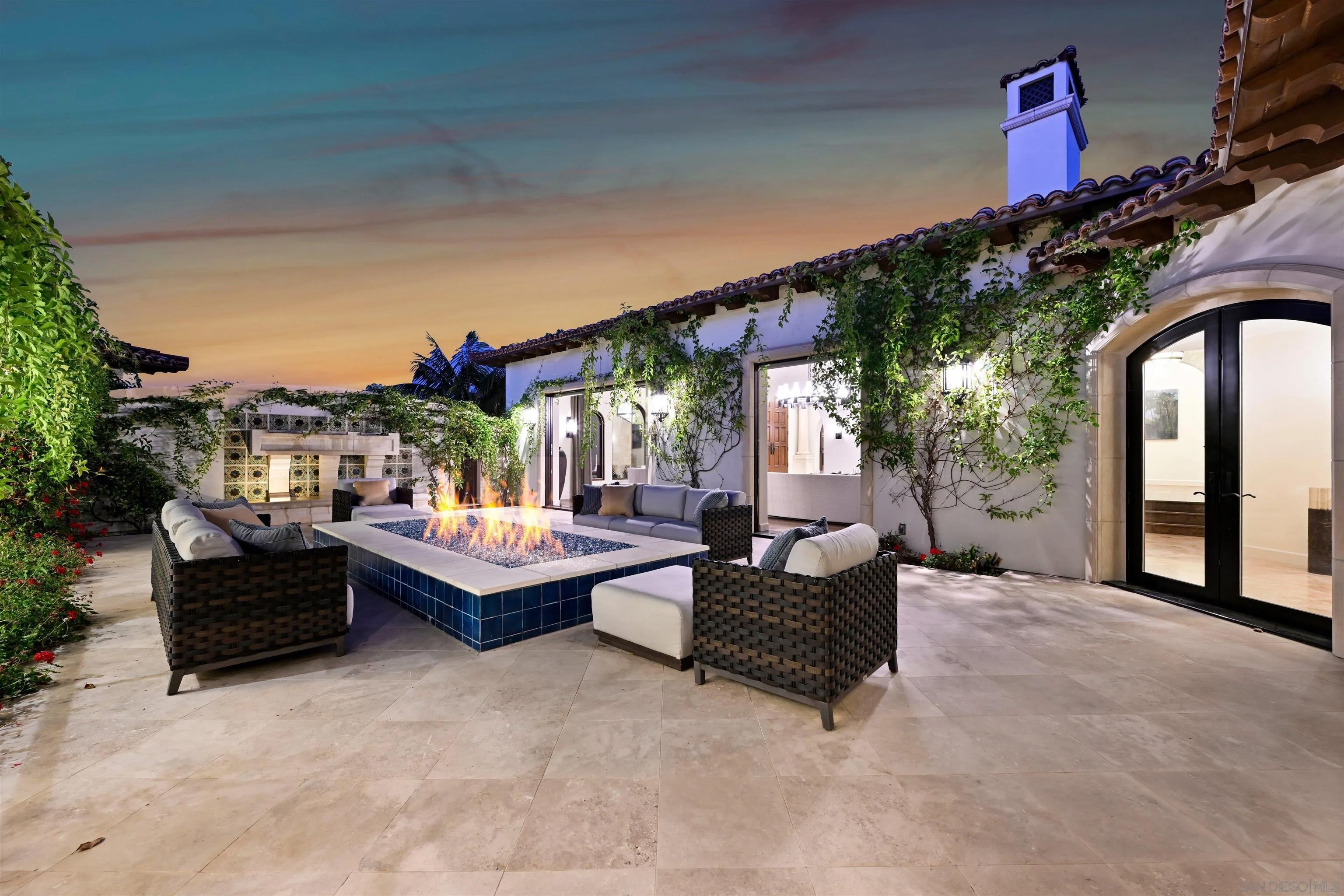 7031 Las Colinas