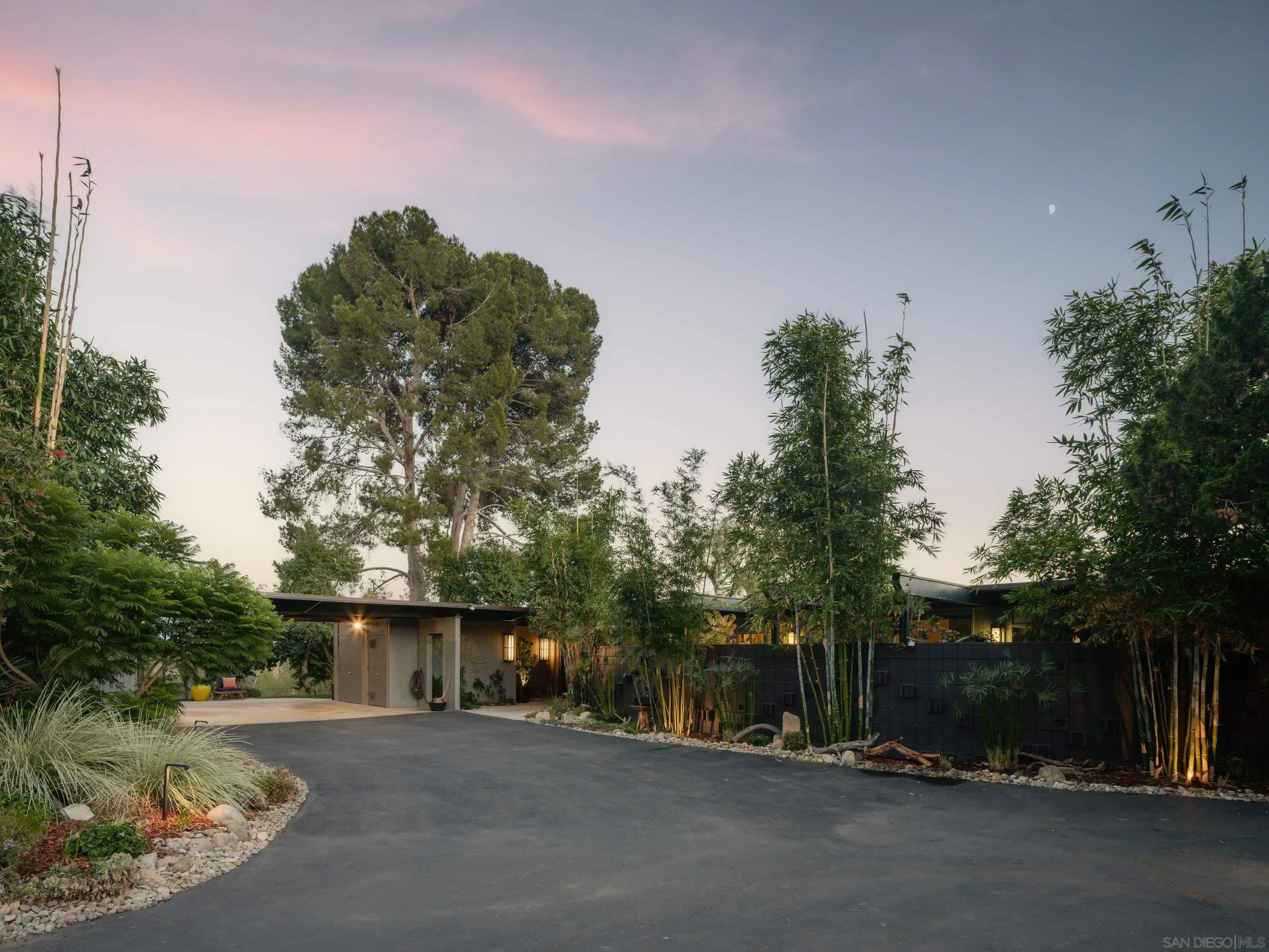 10801 Dewitt