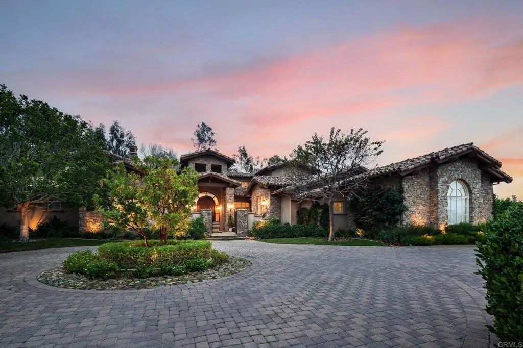 Photo of 6627 Calle Ponte Bella, Rancho Santa Fe, CA 92091 (MLS # NDP2511530)