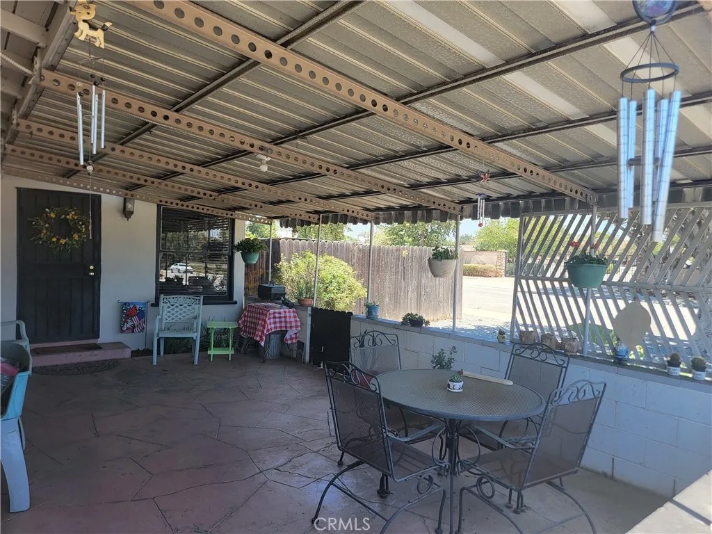 295 E Grevillia