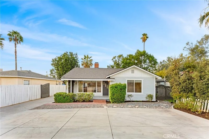 839 E Citrus