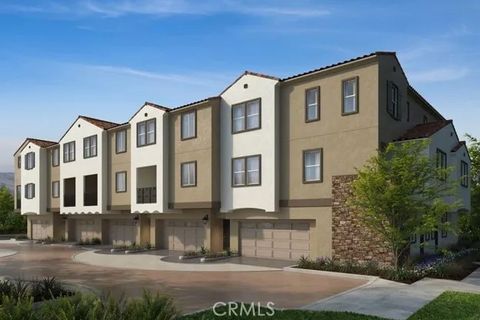 Photo of 2420 E Agave Avenue #6, Anaheim, CA 92806 (MLS # OC26023234)