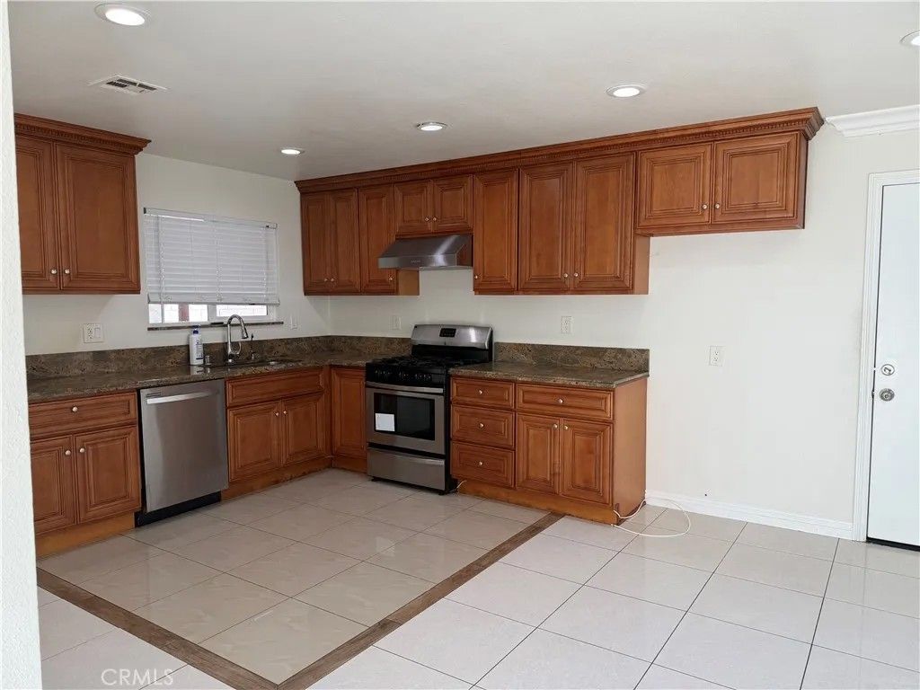 Photo of 218 N Cooper St, Santa Ana, CA 92703 (MLS # PW25271103)