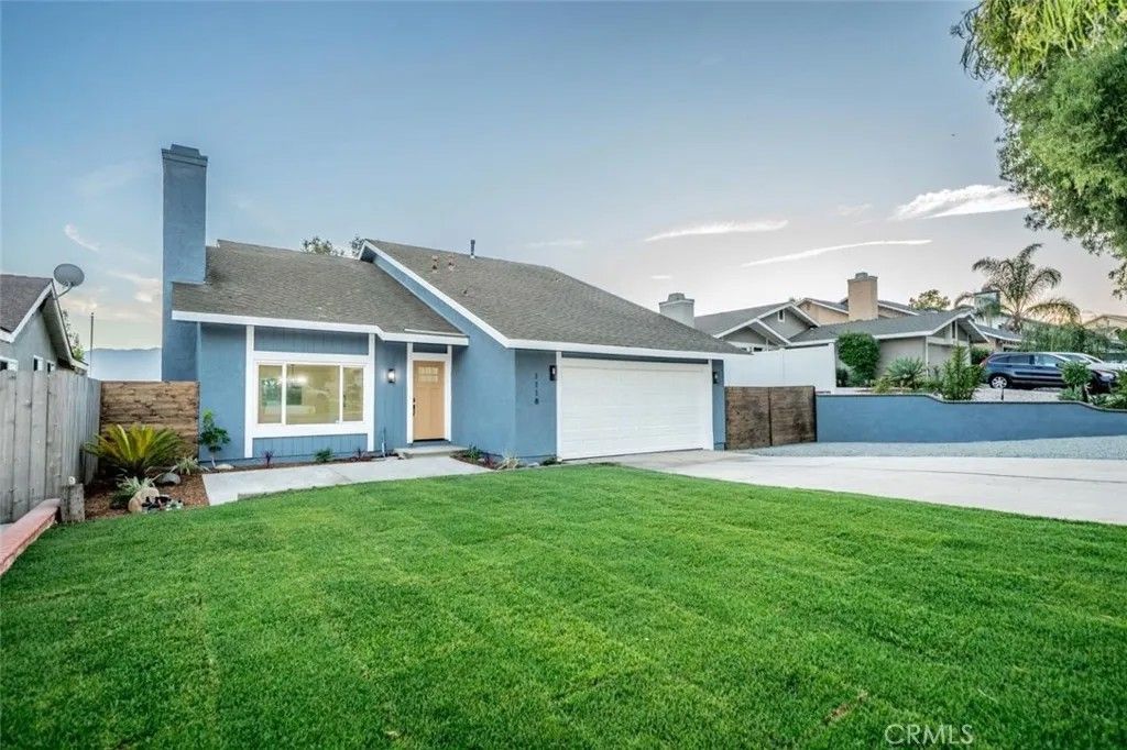 Photo of 1118 Fallbrook Dr, Corona, CA 92880 (MLS # WS25280552)