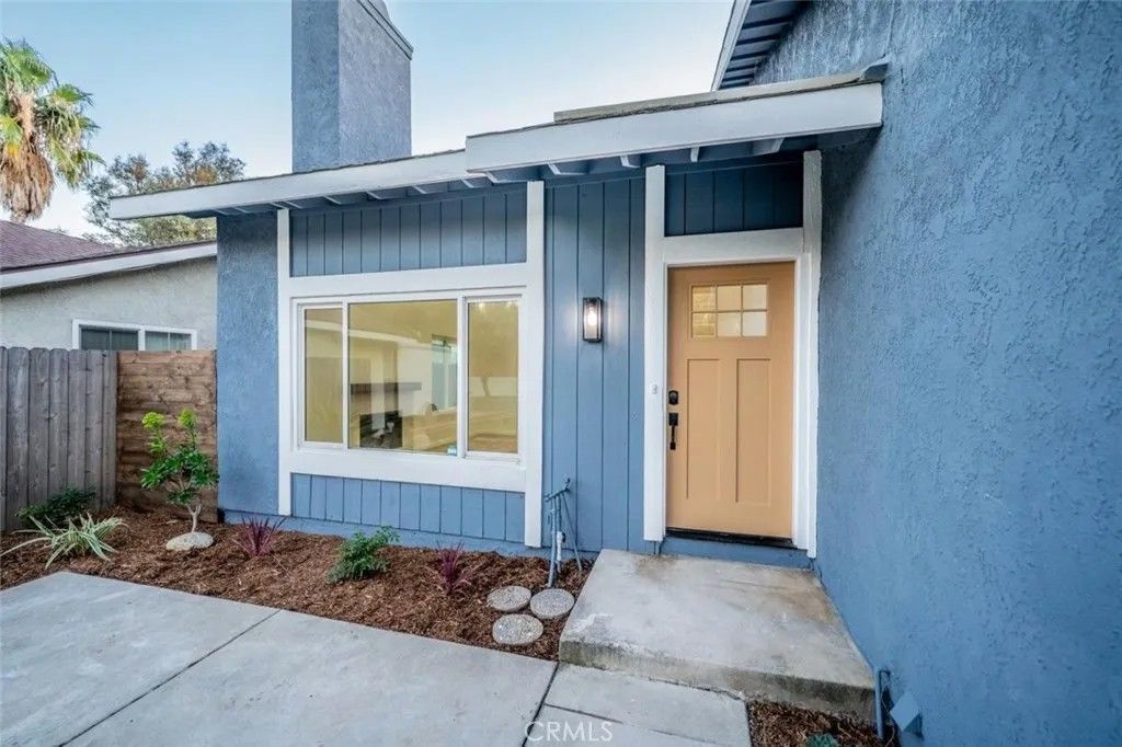 Photo of 1118 Fallbrook Dr, Corona, CA 92880 (MLS # WS25280552)