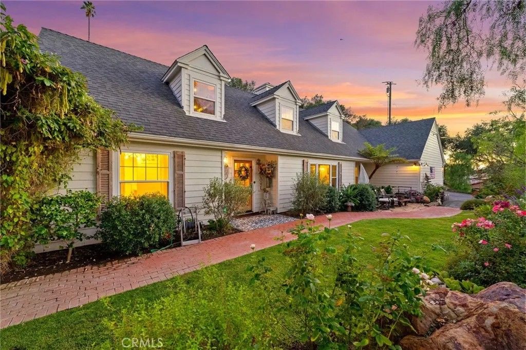 Photo of 3945 Pala Mesa Dr, Fallbrook, CA 92028 (MLS # SW25223426)