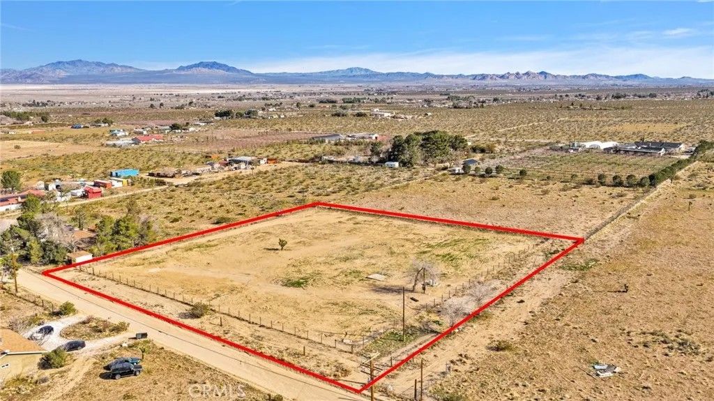 Photo of 9353 Cody #2 Rd, Lucerne Valley, CA 92356 (MLS # HD25245266)