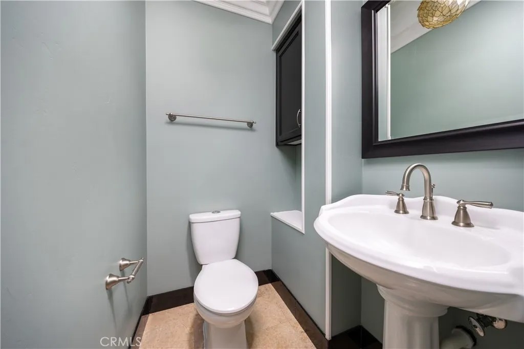 10443 Wilkins Avenue