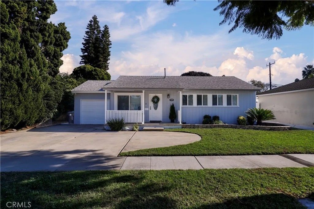 Photo of 2248 Montair Ave, Long Beach, CA 90815 (MLS # SB25272538)