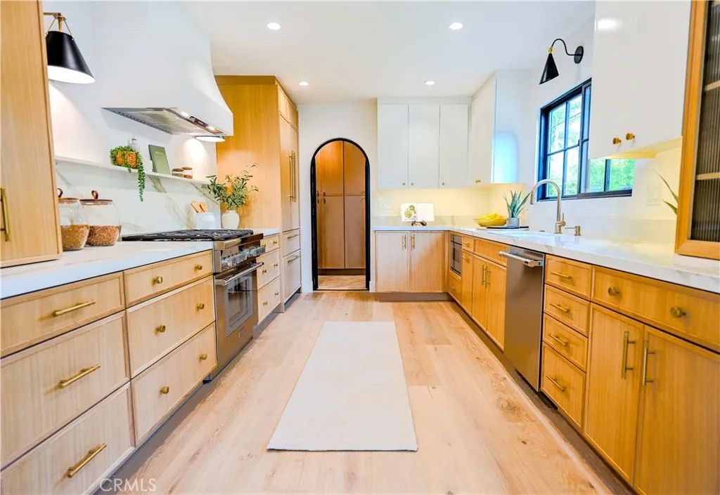 Photo of 470 Camino De Encanto, Redondo Beach, CA 90277 (MLS # SB25258560)