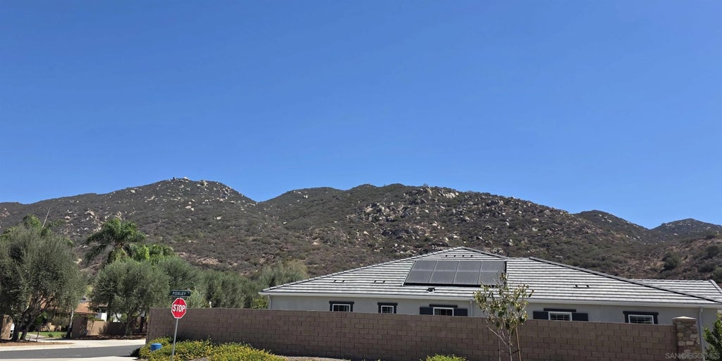 Photo of 3419 Foxley Drive, Escondido, CA 92027 (MLS # 260023263)