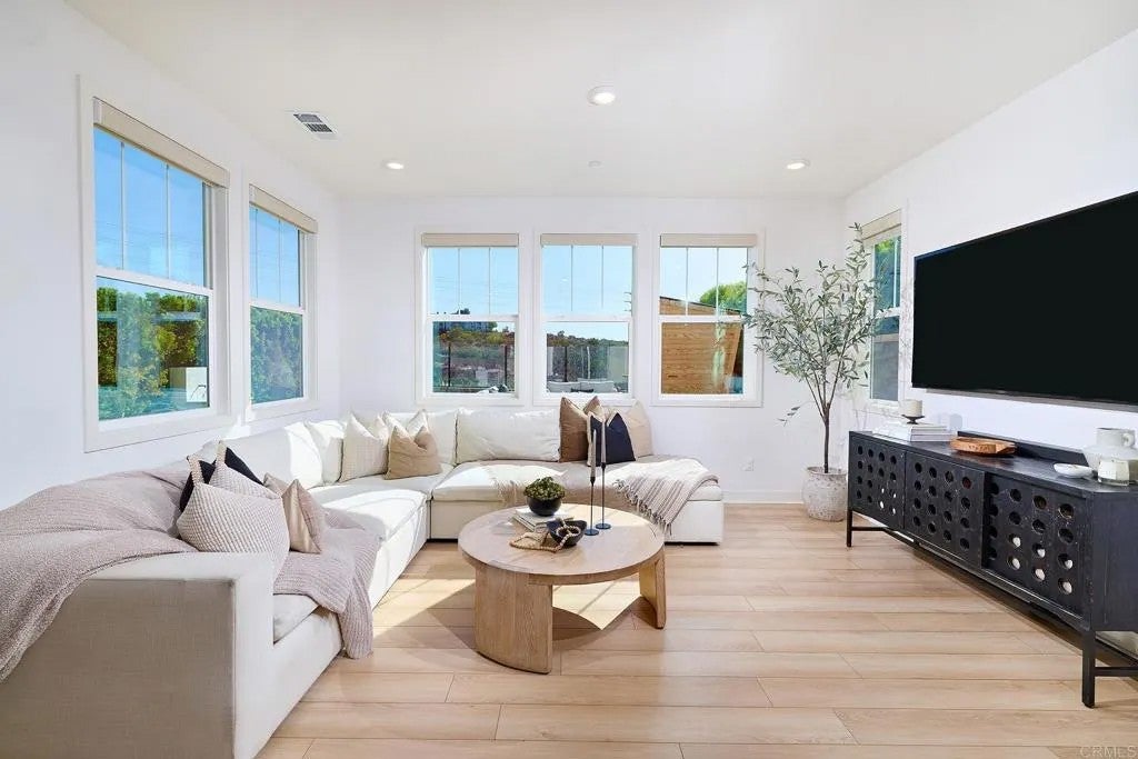 6683 AGAVE CIRCLE