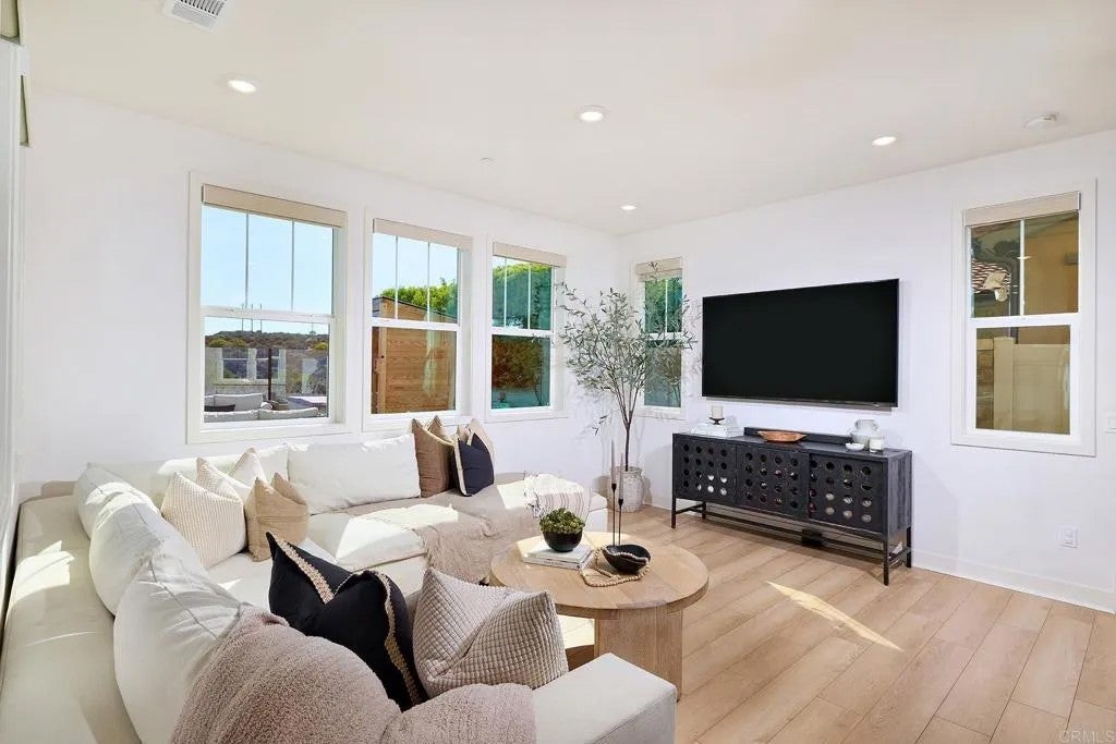 6683 AGAVE CIRCLE
