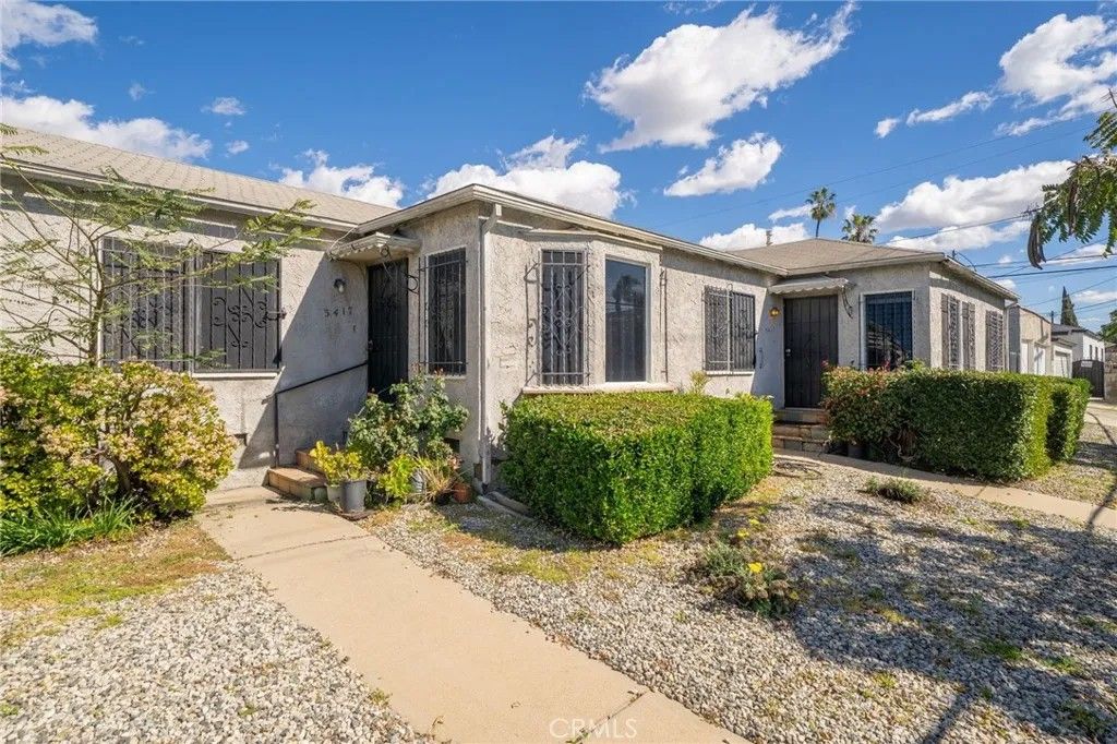 Photo of 5415 Pickford Street, Los Angeles, CA 90019 (MLS # CV26031484)