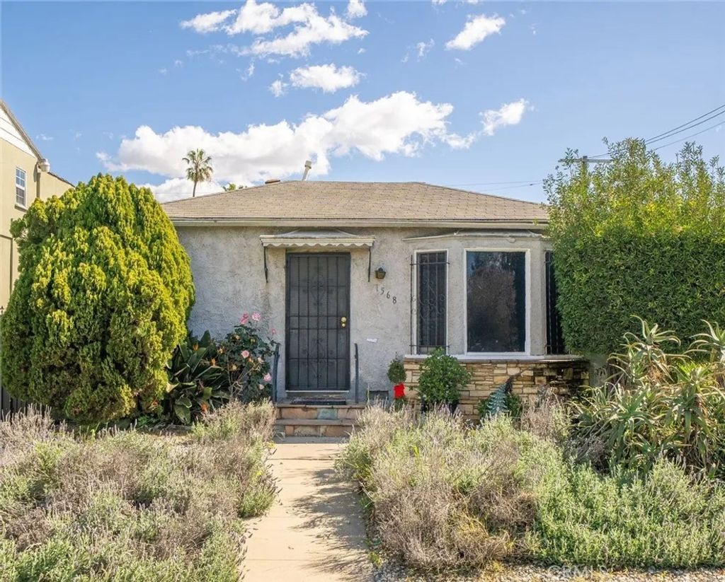 Photo of 5415 Pickford Street, Los Angeles, CA 90019 (MLS # CV26031484)