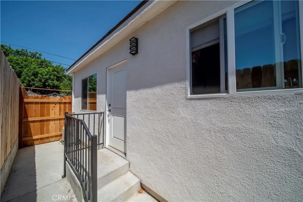 Photo of 8135 Noble Ave, Panorama City, CA 91402 (MLS # GD26078633)