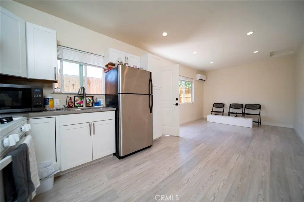 Photo of 8135 Noble Ave, Panorama City, CA 91402 (MLS # GD26078633)