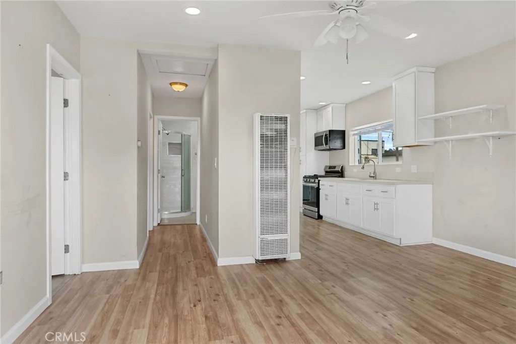 301 W 1st