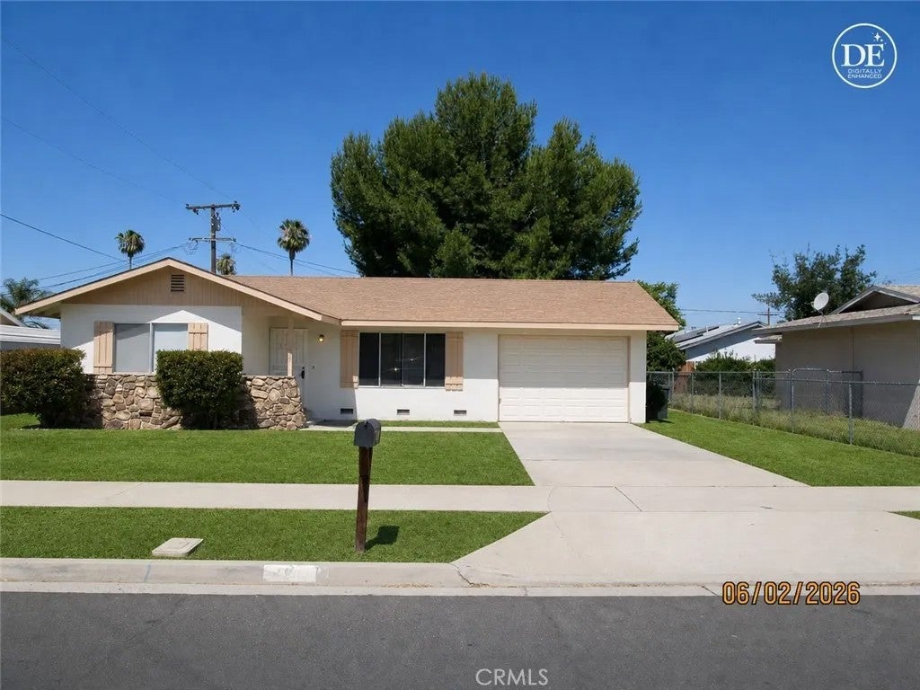 Photo of 721 S Santa Fe St, Hemet, CA 92543 (MLS # SW26013645)