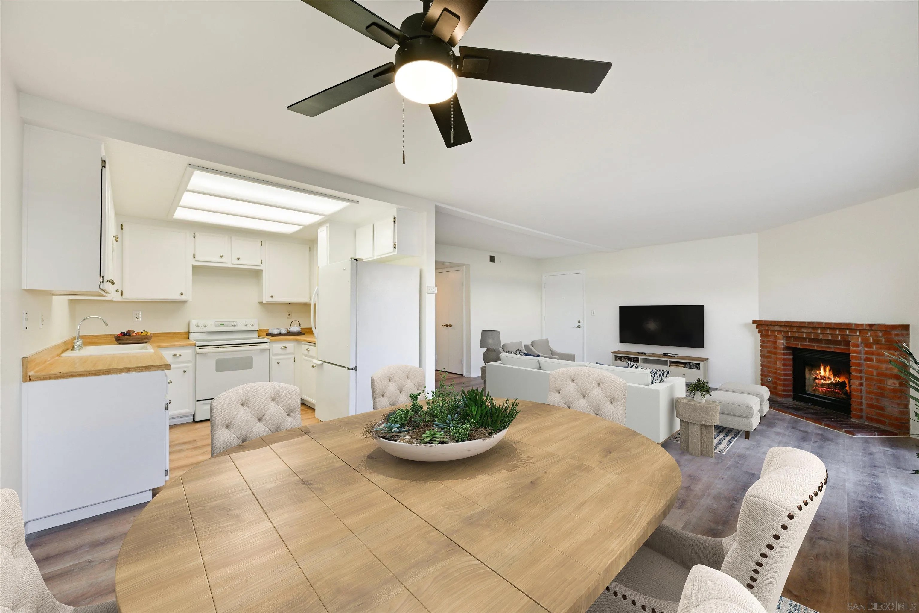 12650 Lakeshore Dr 113