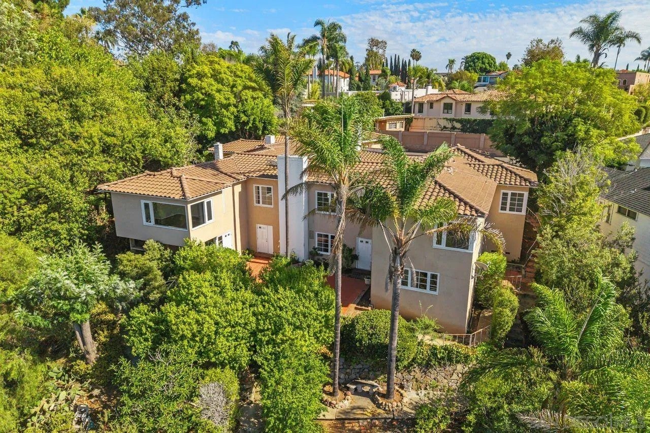 2425 Arista Ct