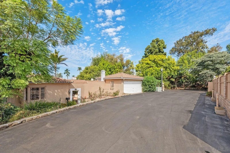 2425 Arista Ct
