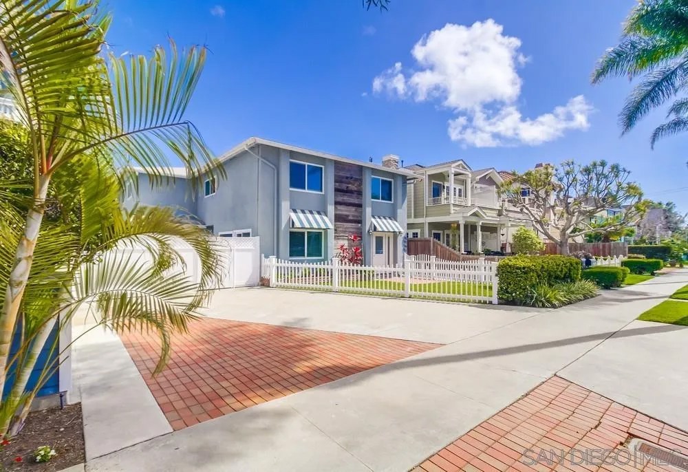 745 D Ave
