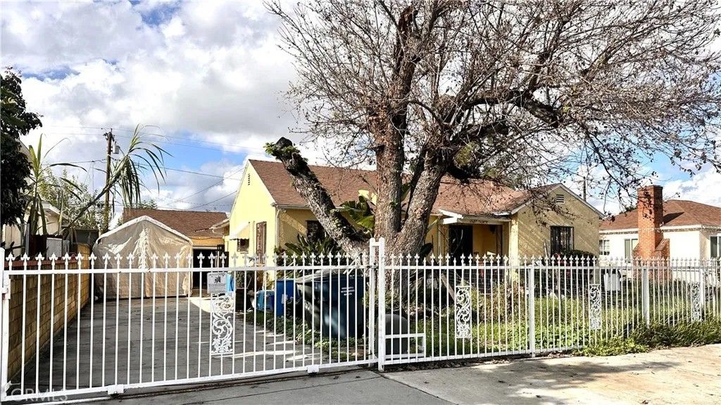 Photo of 2627 Doreen Ave, El Monte, CA 91733 (MLS # AR26002639)