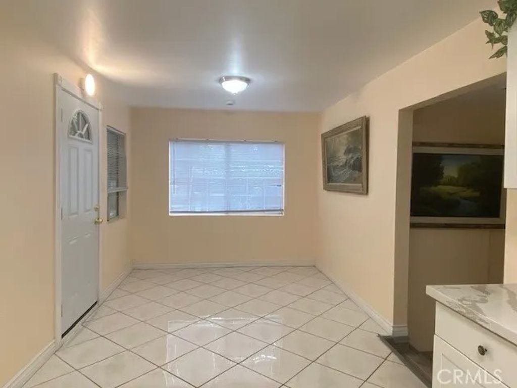 Photo of 2728 Mayfield AVE #B, La Crescenta, CA 91214 (MLS # GD26096682)