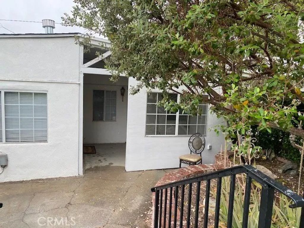 Photo of 2728 Mayfield AVE #B, La Crescenta, CA 91214 (MLS # GD26096682)
