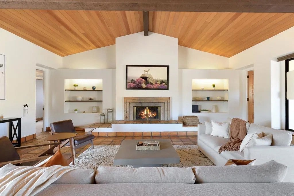 2122 Rams Hill Drive
