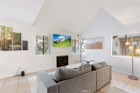 313 N Melrose Vista CA 92083