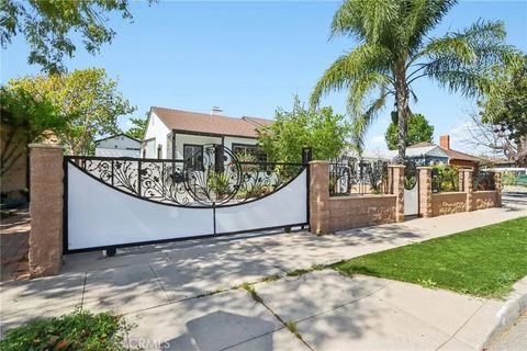 Photo of 1735 N Lima Street, Burbank, CA 91505 (MLS # SR26054295)