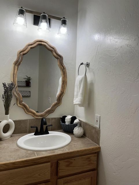 Tiny photo for 30582 Ferndale Dr, Running Springs, CA 92382 (MLS # 250043118)