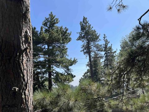 Tiny photo for 30582 Ferndale Dr, Running Springs, CA 92382 (MLS # 250043118)