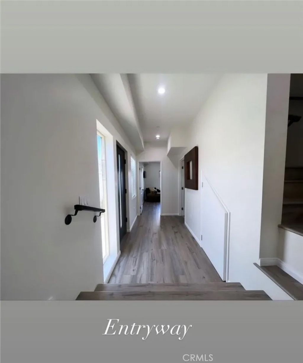 Photo of 1013 E La Palma, Inglewood, CA 90301 (MLS # SR26079670)