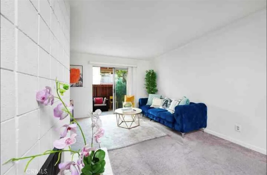 23617 Golden Springs