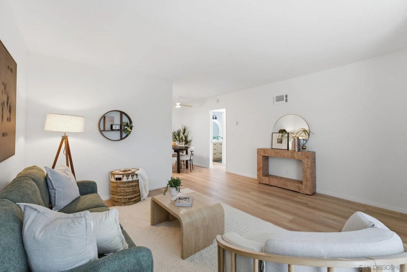 8220 Vincetta Dr 55